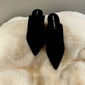 Beautiful Pointed Toe Boots